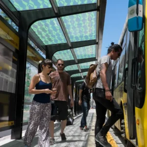 Sistemas de seguridad en paradas de colectivo